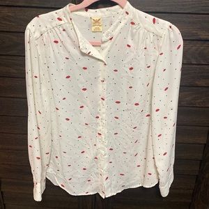 Women’s casual button up
